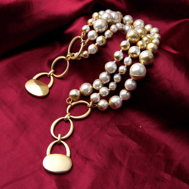 Ladies vintage pearl necklace